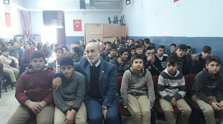 Balıkesir M&uuml;ft&uuml;s&uuml; Topcan Balya&rsquo;da &ouml;ğrencilerle buluştu