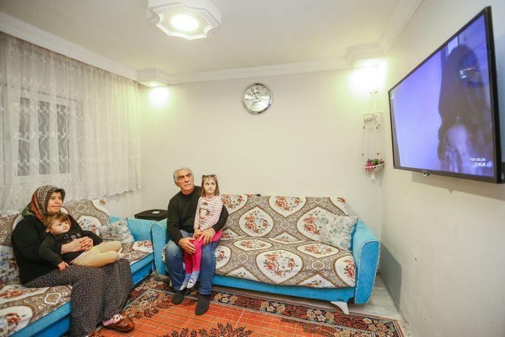 Diziden etkilenip soyadlarını değiştirdiler  G3