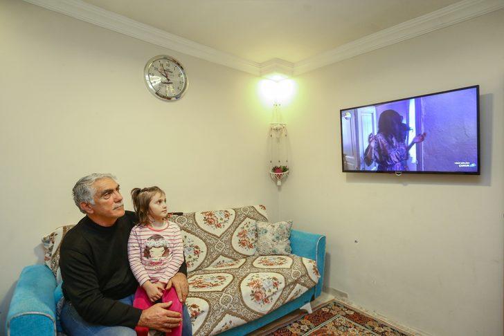 Diziden etkilenip soyadlarını değiştirdiler  G4