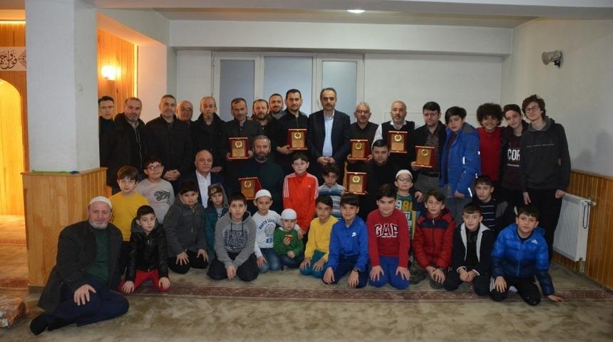 Müftülükten gönüllü hizmet erlerine teşekkür plaketi