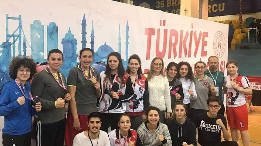 Karabüklü boksörler şampiyonadan madalyalarla döndü