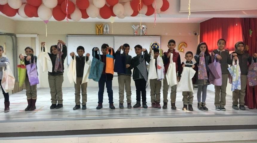 Eskiyen g&ouml;mlek ve yastık kılıfları market poşetlerine d&ouml;n&uuml;şt&uuml;