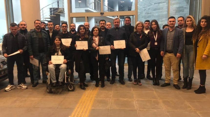 Akhisarlı gen&ccedil;lere finansal okur yazarlık eğitimi