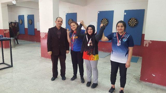 Akhisar’da öğrencilerin bilek güreşi heyecanı 1