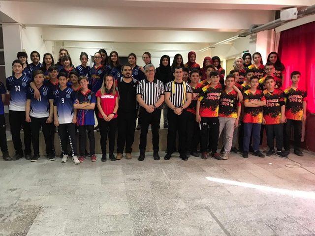 Akhisar’da öğrencilerin bilek güreşi heyecanı 3