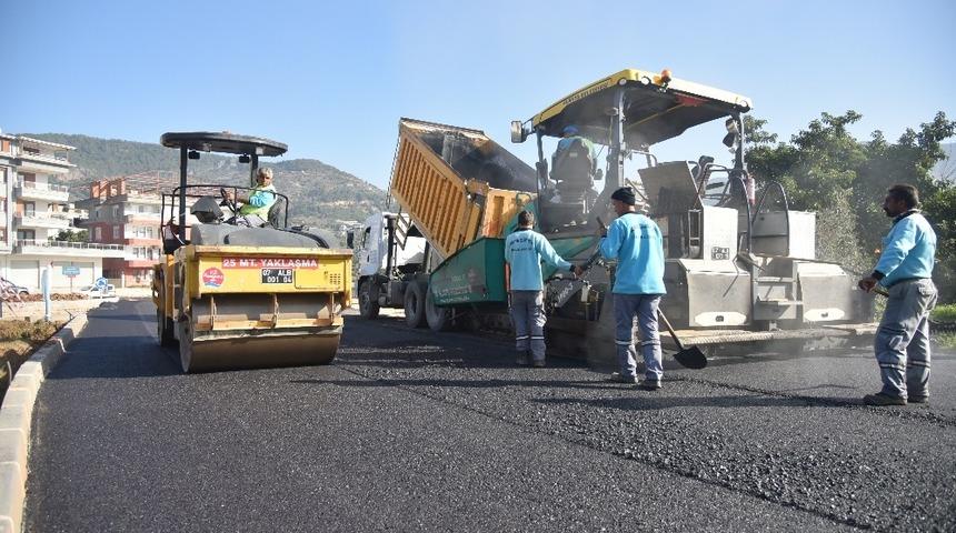 Alanya &Ccedil;ıplaklı&rsquo;ya sıcak asfalt
