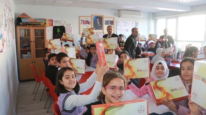 Öğrencilerin robotik uygulama ve kodlama yetenekleri tabletlerle gelişiyor