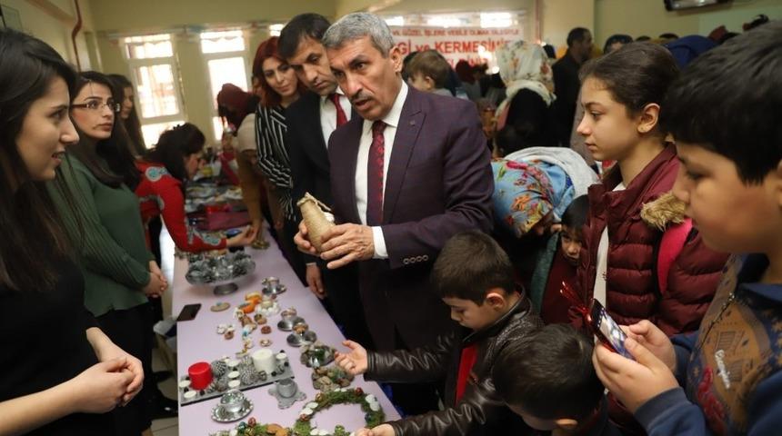 Kızıltepe&rsquo;de &rsquo;Bir yetim g&uuml;lerse d&uuml;nya g&uuml;ler&rsquo; kermesi