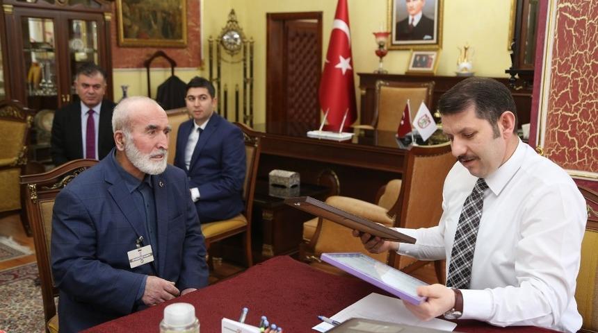 Şair Altınay 9&rsquo;uncu kitabını &ccedil;ıkarmaya hazırlanıyor