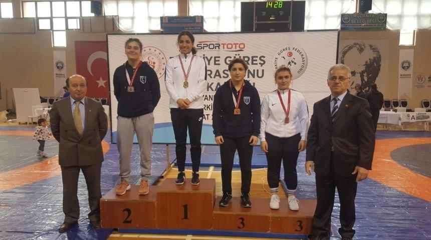 Adıyamanlı g&uuml;reş&ccedil;i Avrupa yolunda