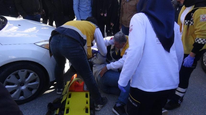 Otomobil yayaya &ccedil;arptı: 1 Yaralı