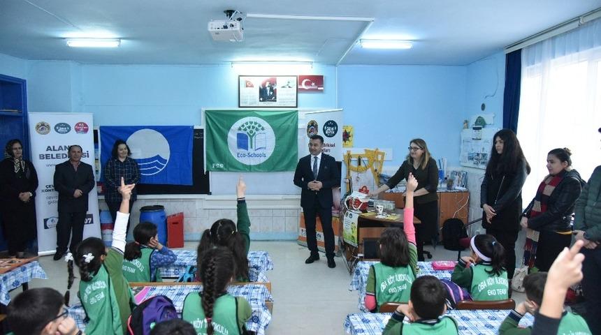 Başkan Yücel, Eko okullara proje ziyaretinde