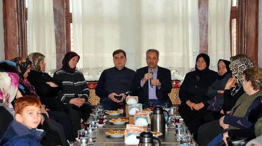 Başkan Akkaya hanımlarla bir araya geldi