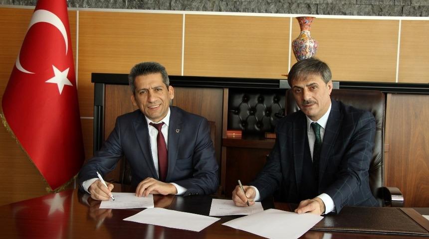 Sakarya Barosu ile Serdivan Belediyesi &rsquo;Adli yardım projesi&rsquo; protokol&uuml; imzaladı