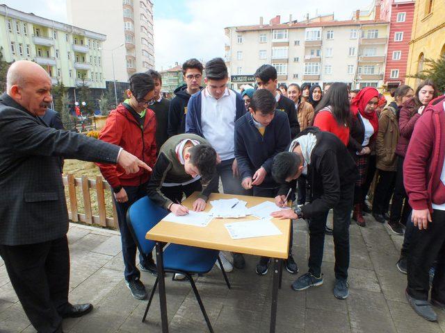 &Ccedil;anakkale Savaşı nda &ouml;ğretmen ve &ouml;ğrencileri şehit olan okul  şeref madalyası  istiyor 3