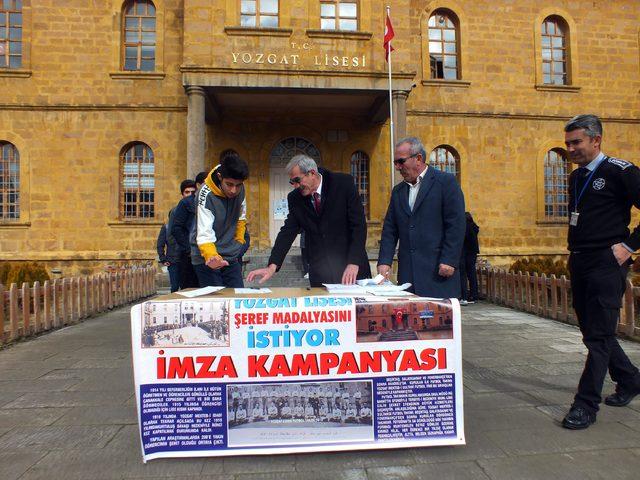 &Ccedil;anakkale Savaşı nda &ouml;ğretmen ve &ouml;ğrencileri şehit olan okul  şeref madalyası  istiyor 4