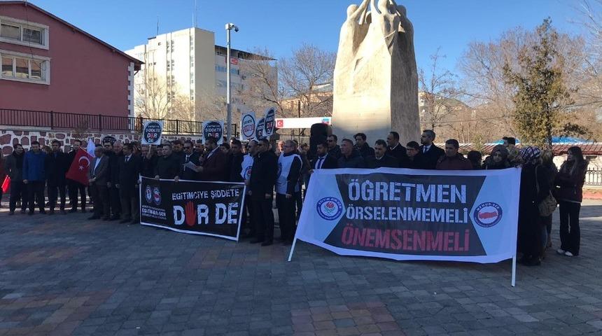 &Ouml;ğretmene pompalı t&uuml;fekle saldırı kınandı