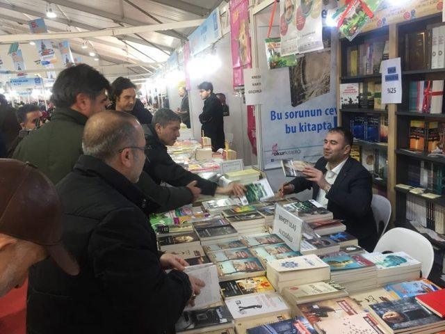 Nuh’un Gemisi, Üsküdar Kitap Fuarında Anlatıldı