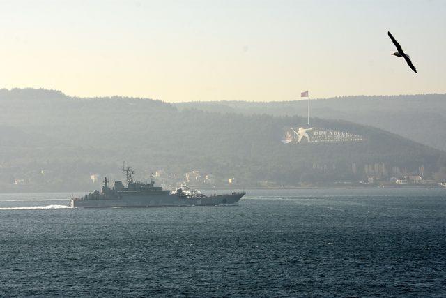 Rus savaş gemileri peş peşe Çanakkale Boğazı'ndan geçti