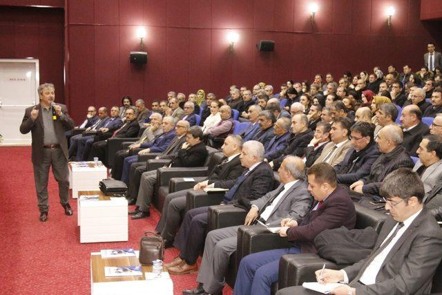 Elazığ’da ’Etkili Yönetim ve Liderlik’ konferansı