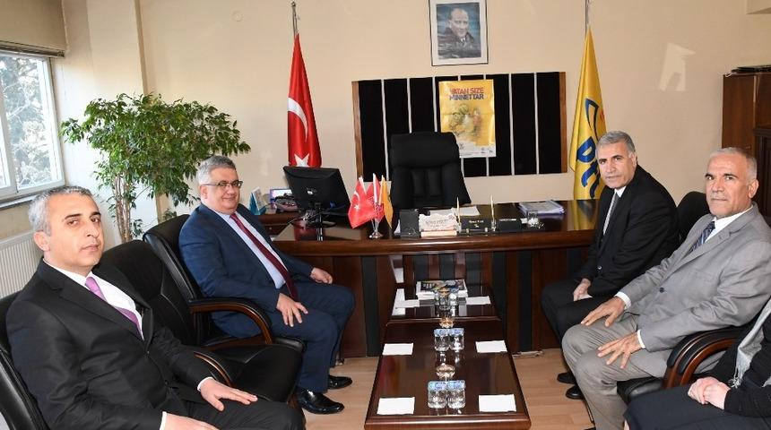 Vali Aykut Pekmez&rsquo;den kurum &ccedil;alışmalarını yerinde inceliyor