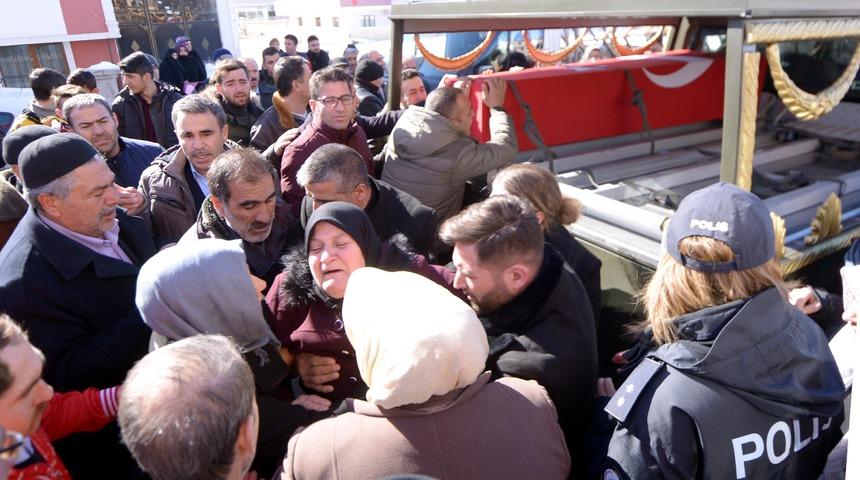 Afrin şehidi Erzurum'da, gözyaşları ve dualarla uğurlandı