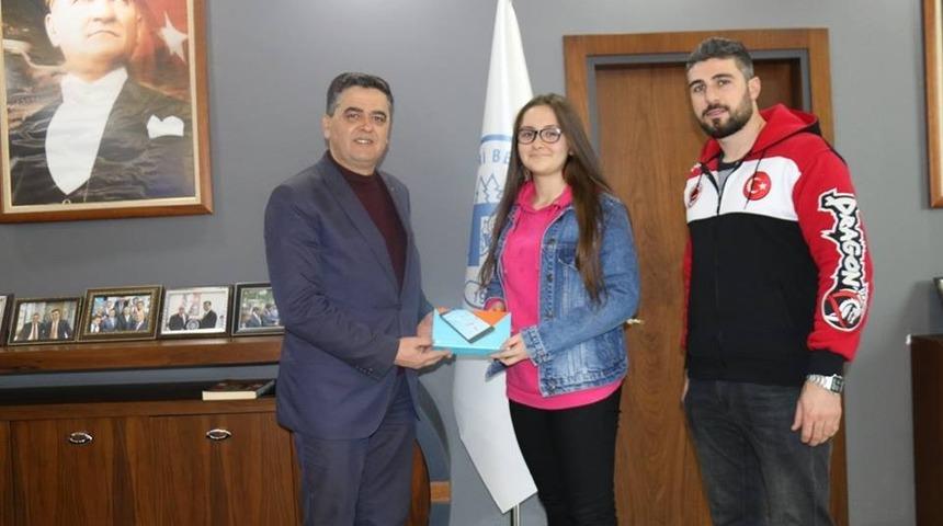 Başkan Yalçın, başarılı sporcuları tebrik etti