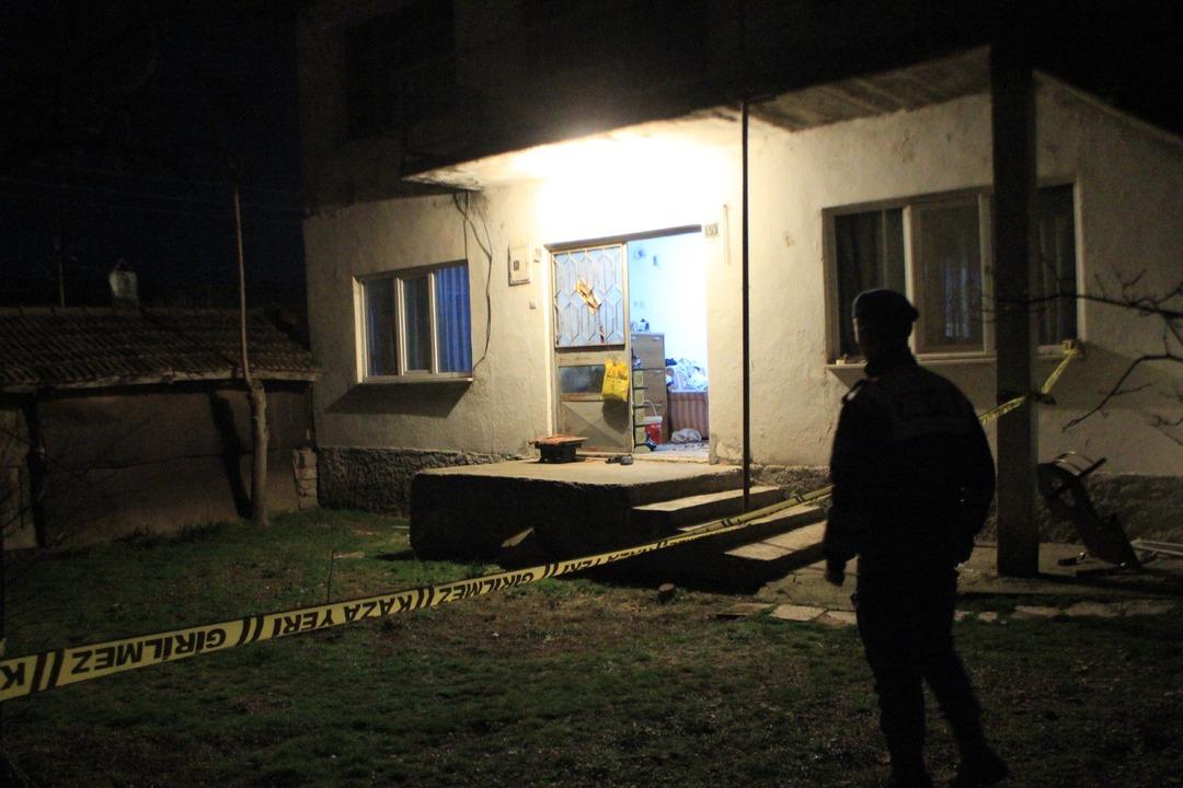 G&uuml;nlerdir haber alınamıyordu! Arkadaşları cesedini buldu!