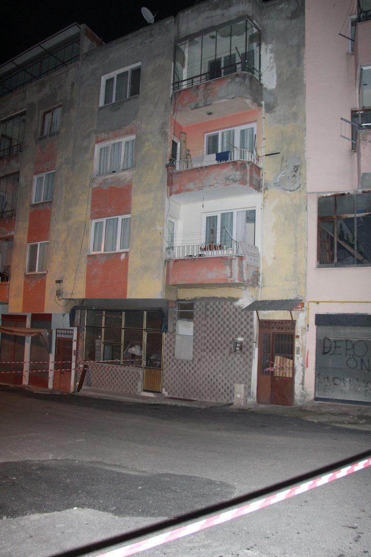 Trabzon’da 4 katlı bina çatlaklar nedeniyle boşaltıldı! Binada bir tek o kaldı G3