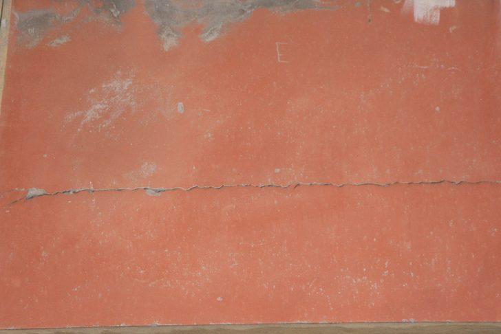 Trabzon’da 4 katlı bina çatlaklar nedeniyle boşaltıldı! Binada bir tek o kaldı G2