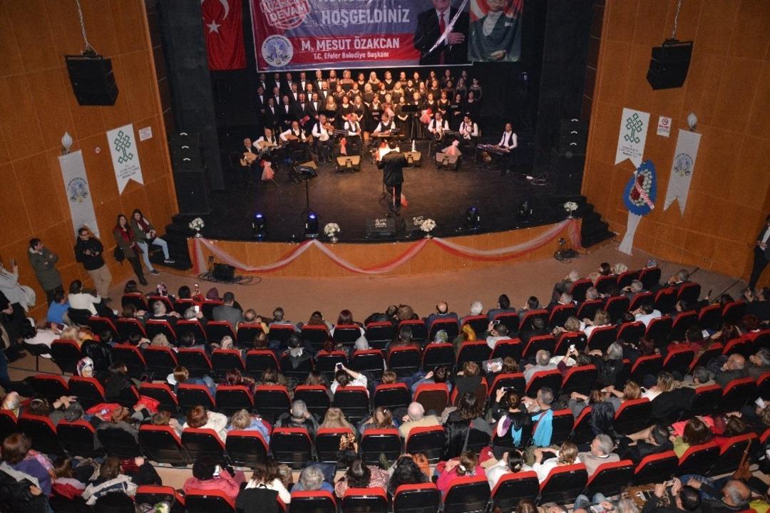 Efeler Beldiyesi TSM Korosu&rsquo;ndan beğeni toplayan konser