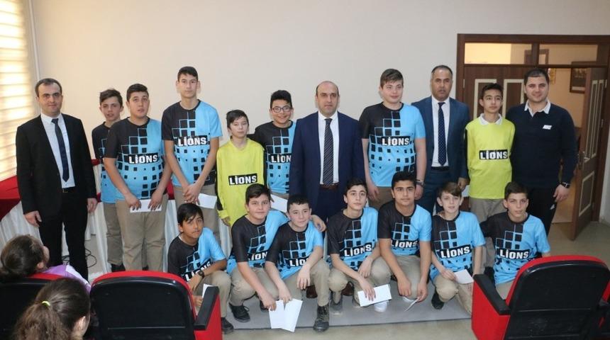 Balıklı&ccedil;eşme Ortaokulu Hentbol Takımı &ouml;d&uuml;llendirildi