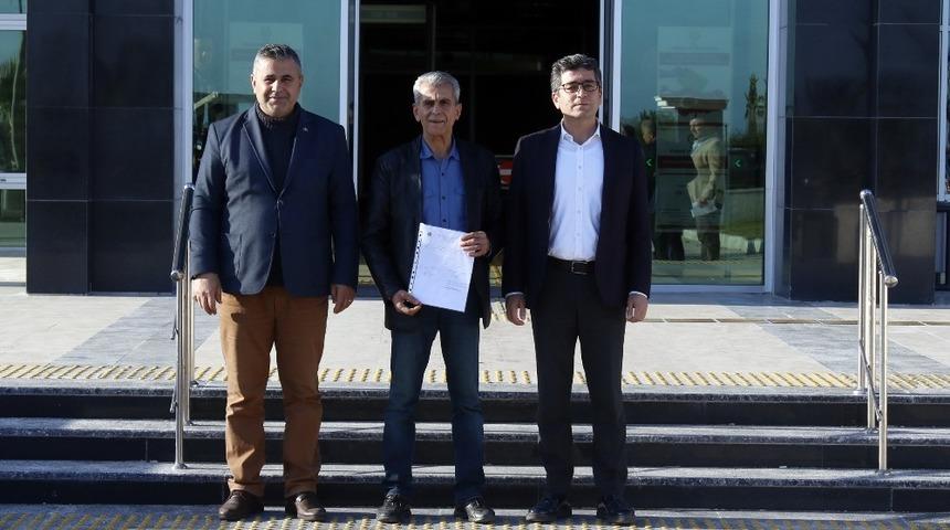 Finike’de Cumhur İttifakı Meclis listesini teslim etti