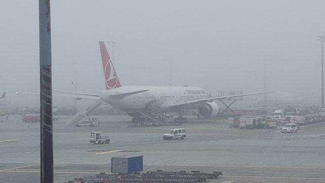 İstanbul'da hava ulaşımına sis engeli