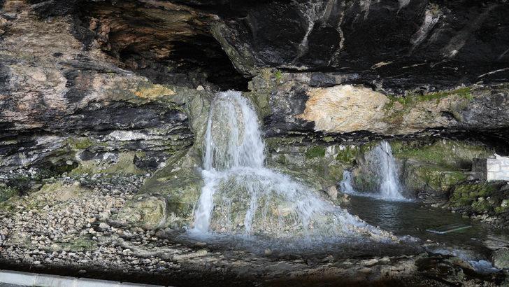 Bu mağaranın içinden su akıyor! Efsaneyi duyan oraya koşuyor G1