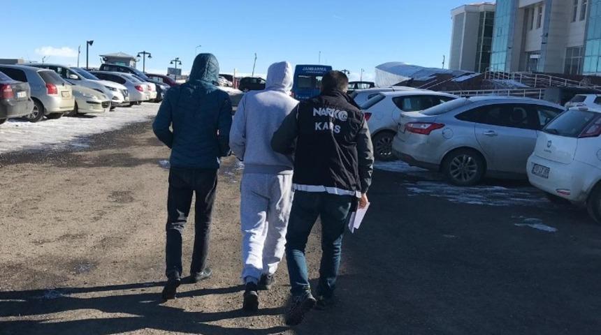 Kars&rsquo;ta uyuşturucudan 2 kişi tutuklandı