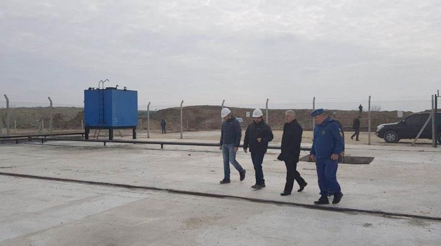 Vali Yıldırım doğalgaz bulunan alanda incelemelerde bulundu