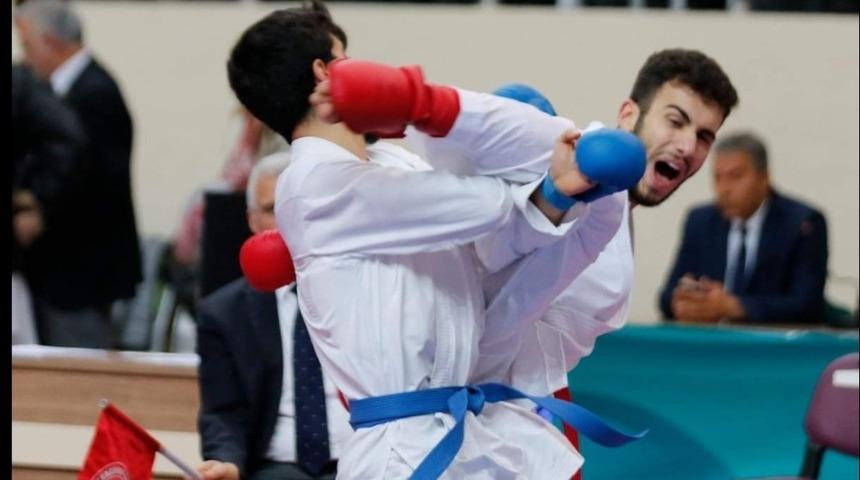 Kağıtspor, karatede T&uuml;rkiye şampiyonu oldu