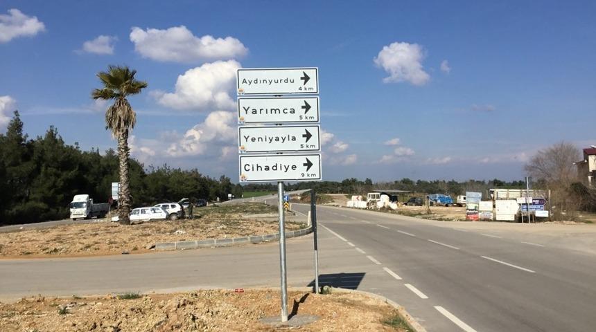 Adana B&uuml;y&uuml;kşehir Belediyesi, 10 bin y&ouml;n levhasını yeniledi