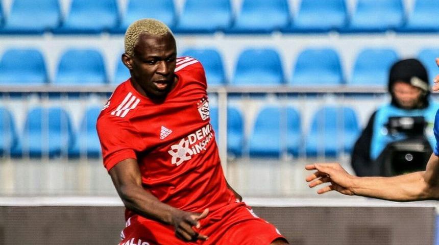 "Dede" lakaplı Arouna Kone, "ben hala buradayım" diyor 