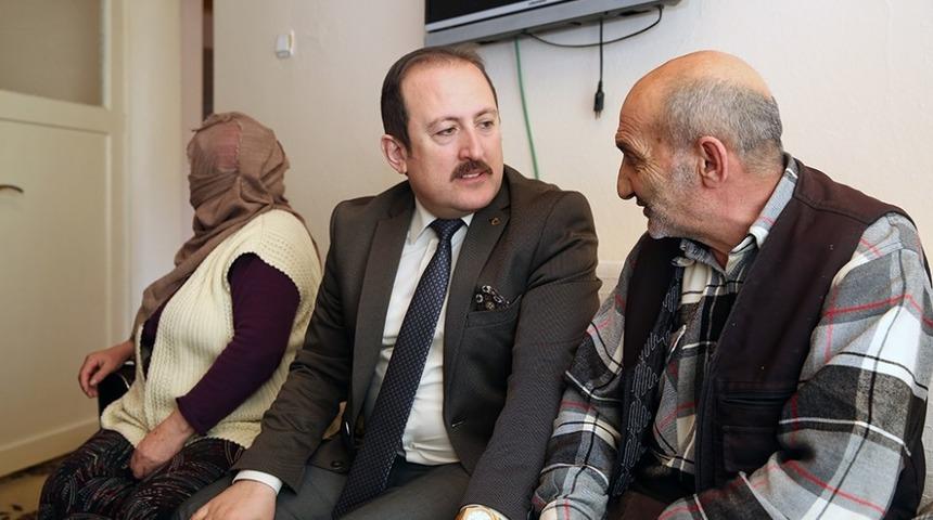 Vali Pehlivan evde bakım hizmeti alan vatandaşları ziyaret etti