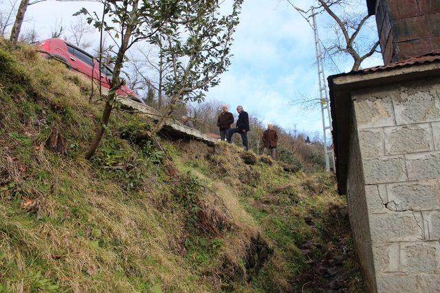 Heyelanlı bölgede korku içinde yaşıyorlar