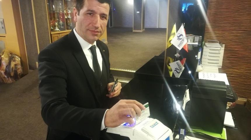 T&uuml;rk erkeği cebinde parası olmasa bile 14 Şubat&rsquo;ta sevgilisinin yanına boş gitmiyor