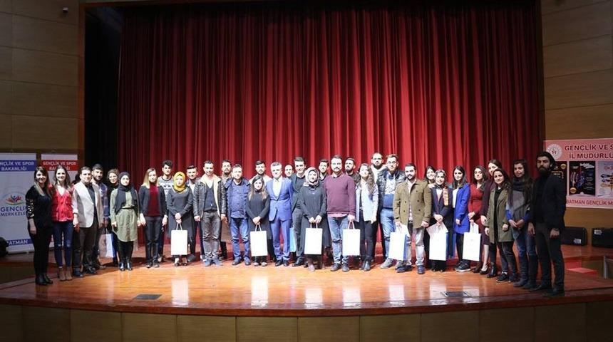 &lsquo;Sahne sırası sende&rsquo; ses yarışması birincisi Kozluk&rsquo;tan