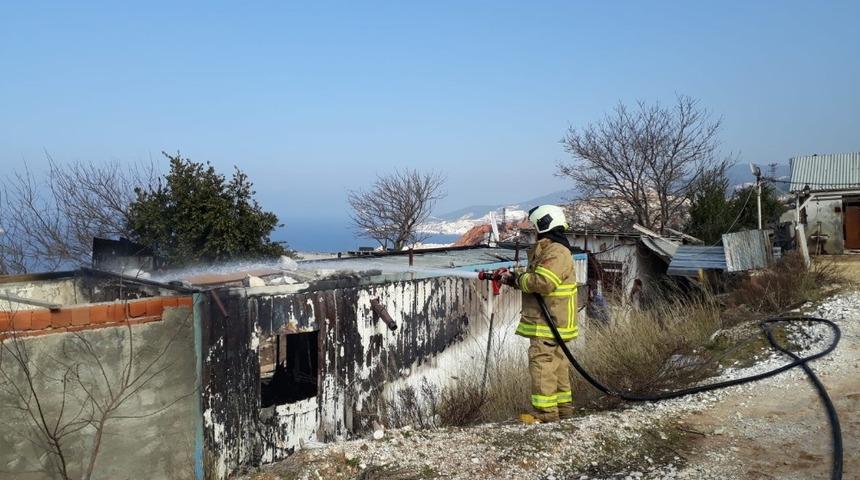 Mermer ocağında konteynır yangını