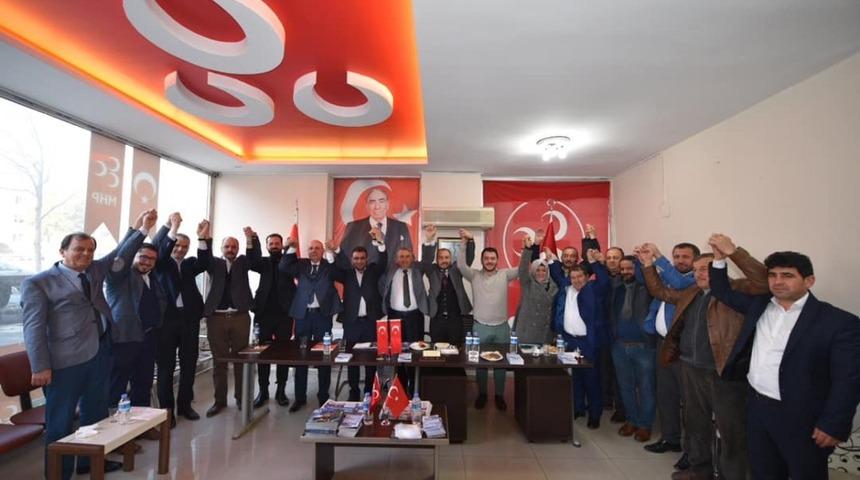Cumhur İttifakı adayı &Ccedil;er&ccedil;i MHP il&ccedil;e y&ouml;netimiyle buluştu