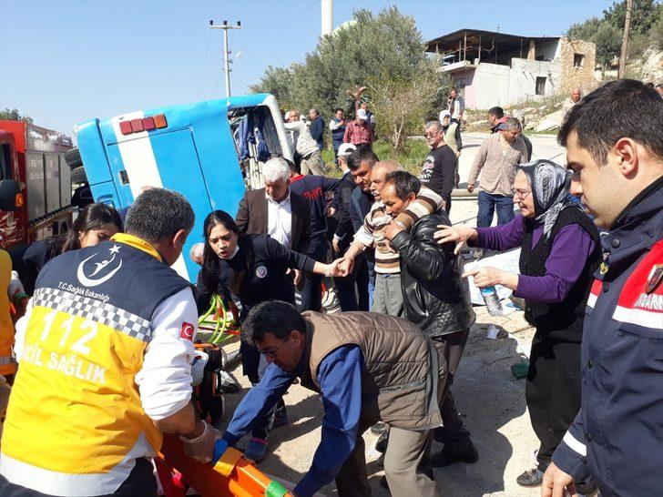 Mersin'de tarım işçilerini taşıyan minibüs devrildi  G1