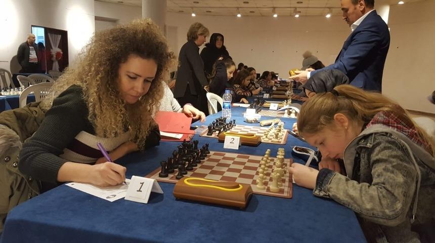 36 kadın sporcu "Şah-Mat" dediler