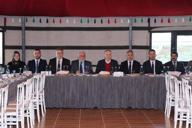 AK Parti başkan adayı Özlü “Özenle seçilmiş belediye ve il genel meclisi grubu var”