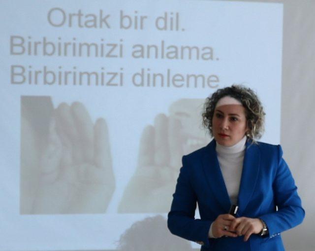 DÜ’de diksiyon ve etkili konuşma semineri